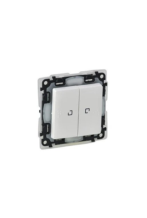 LEGRAND Valena Life Doppelwechselschalter beleuc htet IP44 Farbe: Ultraweiß