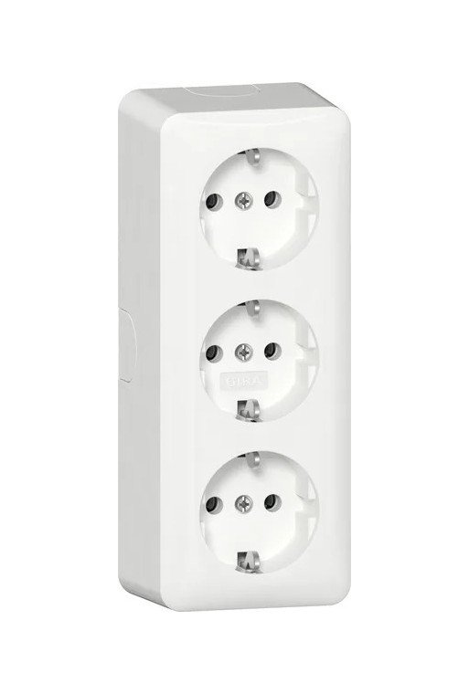 GIRA 3f-SCHUKO-Steckd. + Montagepl. AP Reinwe iß