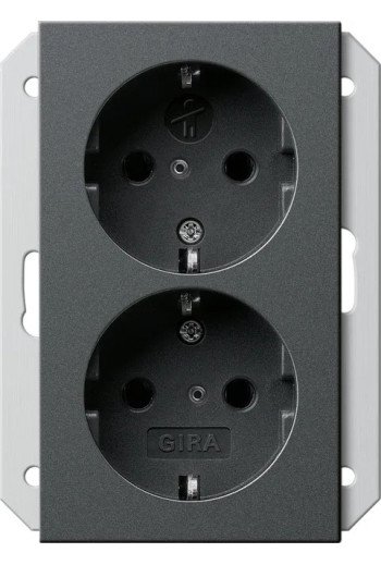 GIRA SCHUKO 2f SH f. UP-Dose 1